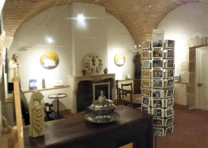 Les Cimaises Du Couvent * ボーヌ