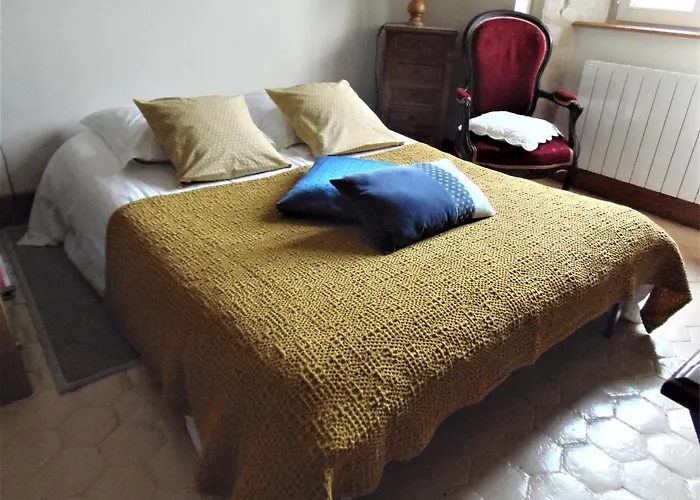 Les Cimaises Du Couvent