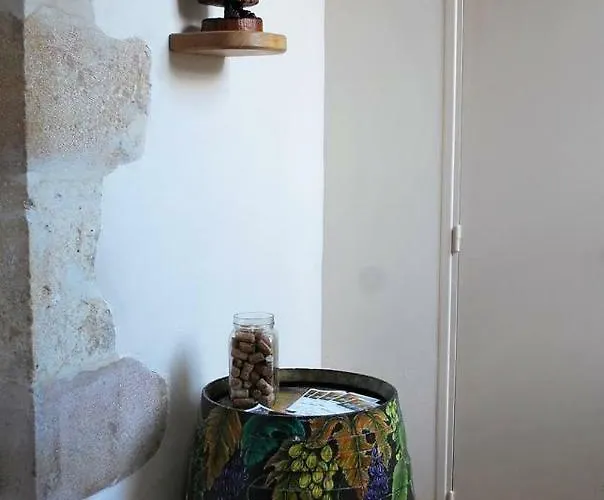 Les Cimaises Du Couvent