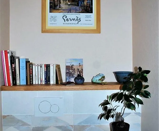 Les Cimaises Du Couvent * 본느